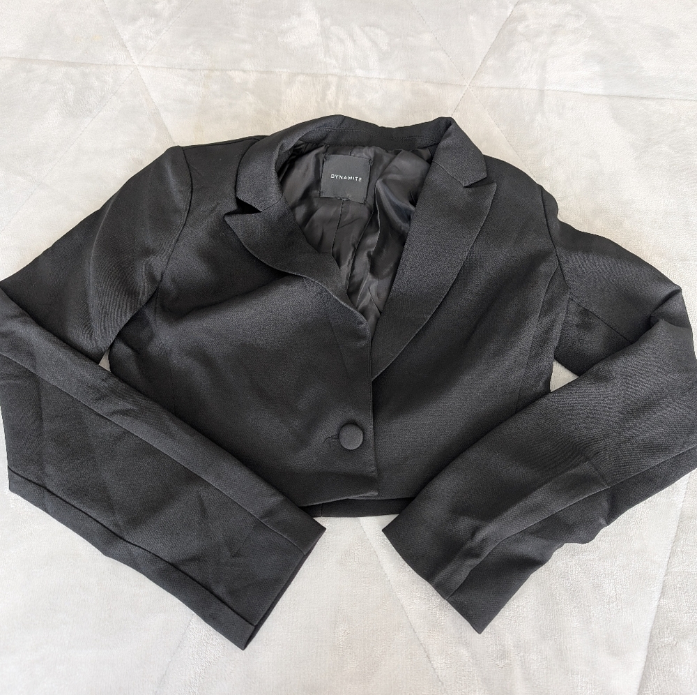 Dynamite Cropped Blazer
